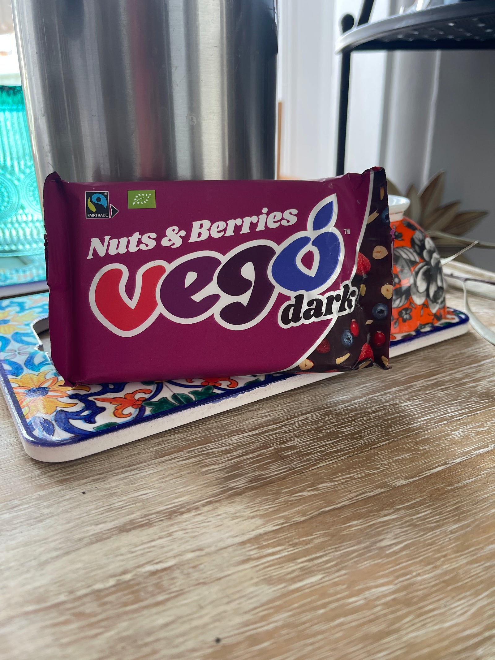 Vego Dark Chocolate Bar Nuts & Berries